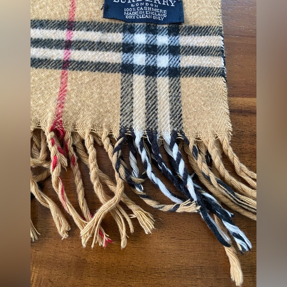 Authentic Vintage Burberry 100 % Cashmere Plaid Classic Nova Check Scarf - Picture 8 of 15